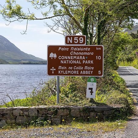 Kylemore House Boutique Apartments - Connemara Suite Екстер'єр фото