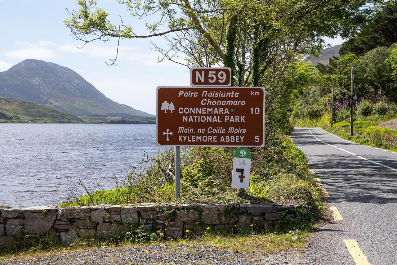 Kylemore House Boutique Apartments - Connemara Suite Екстер'єр фото